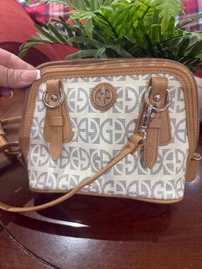 Giani Bernini Beige Tan Faux-Leather Logo Patch Handbag